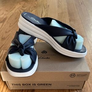 Clarks Cloudstepper Drift Ave slip on wedge sandal Size 7